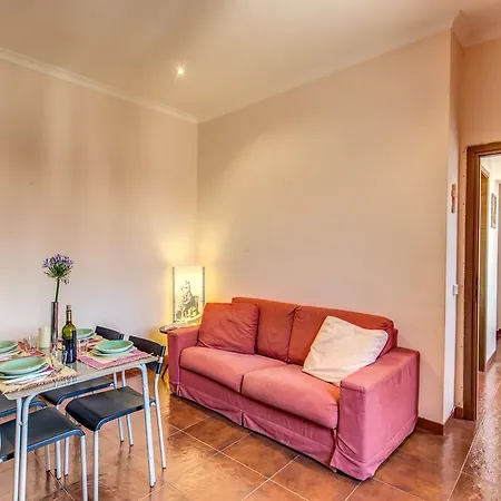 Laura's Flat * Рим