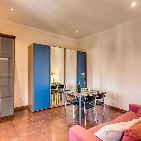 Laura's Flat *